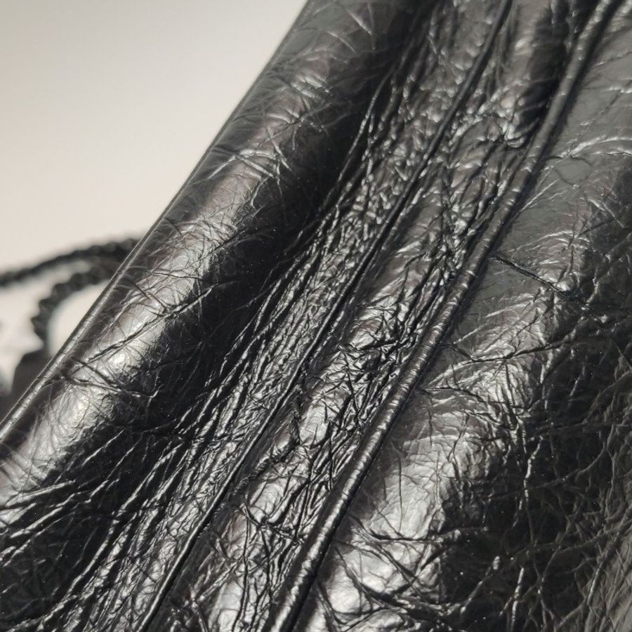 Saint Laurent Niki中號油蠟皮純色V紋絎縫YSL標誌單肩包-19