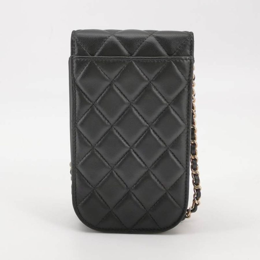 Chanel 羊皮菱格絎縫雙C扣斜背包-4