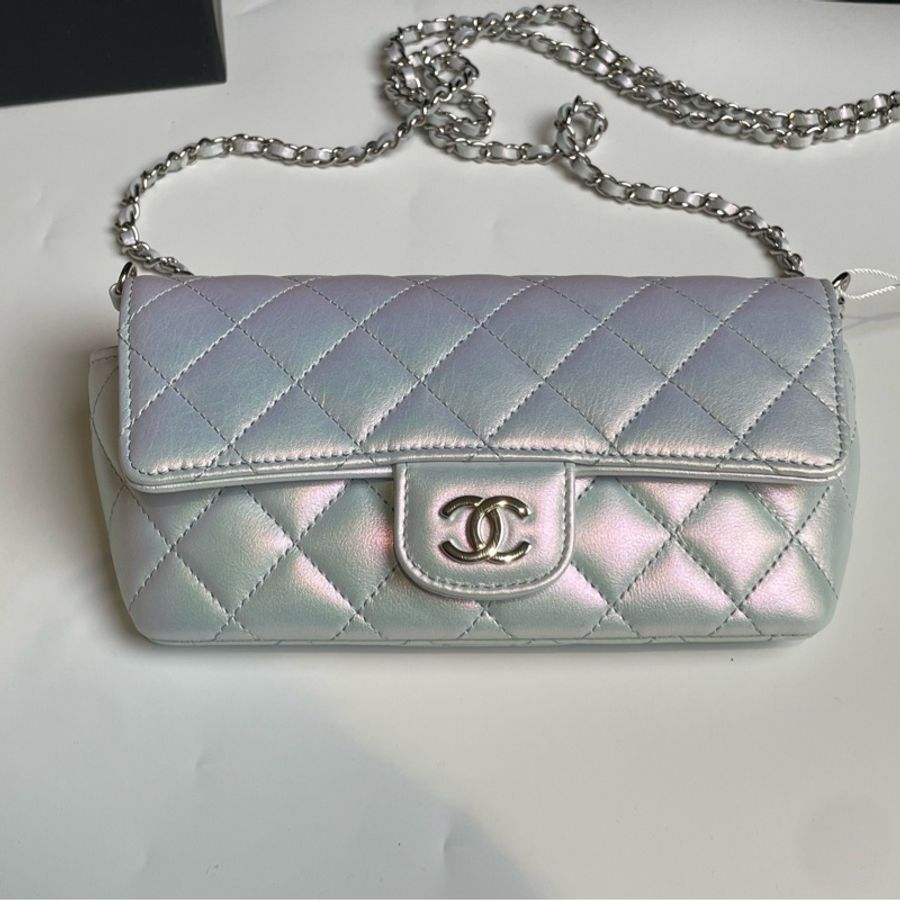 Chanel/香奈兒 人魚姬幻彩眼鏡包 31開-1