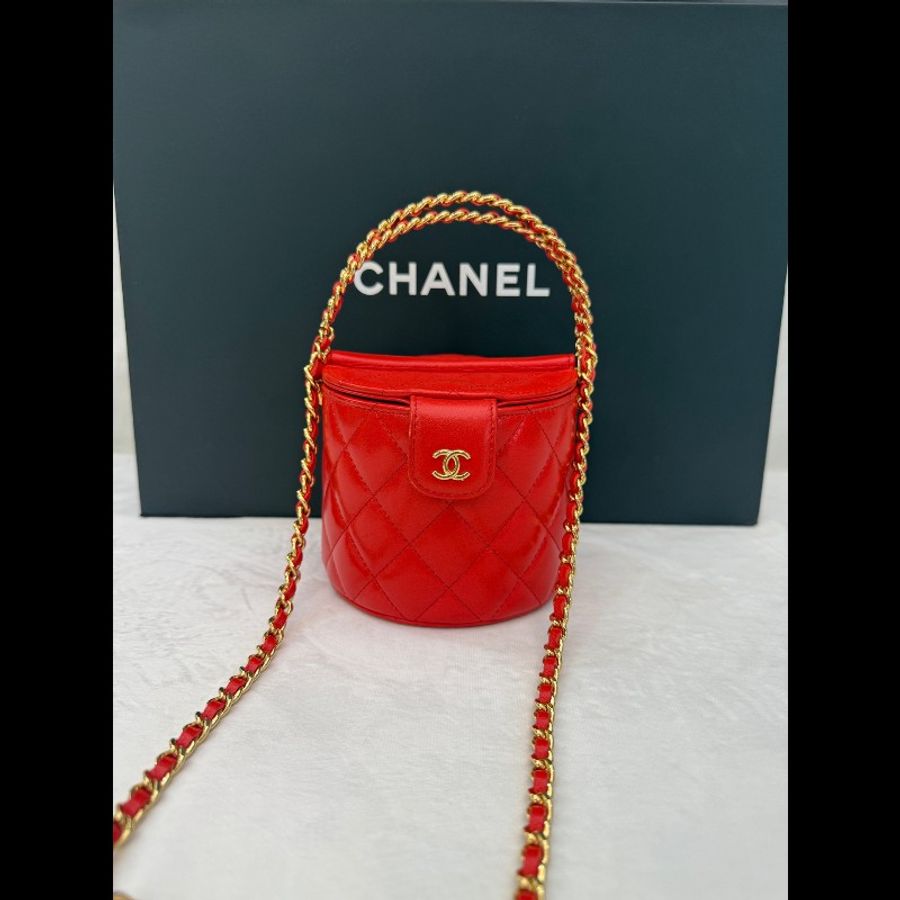香奈兒/Chanel 手提小水桶 羊皮,金屬配件 尺寸11×13×12 專櫃定價30900-1