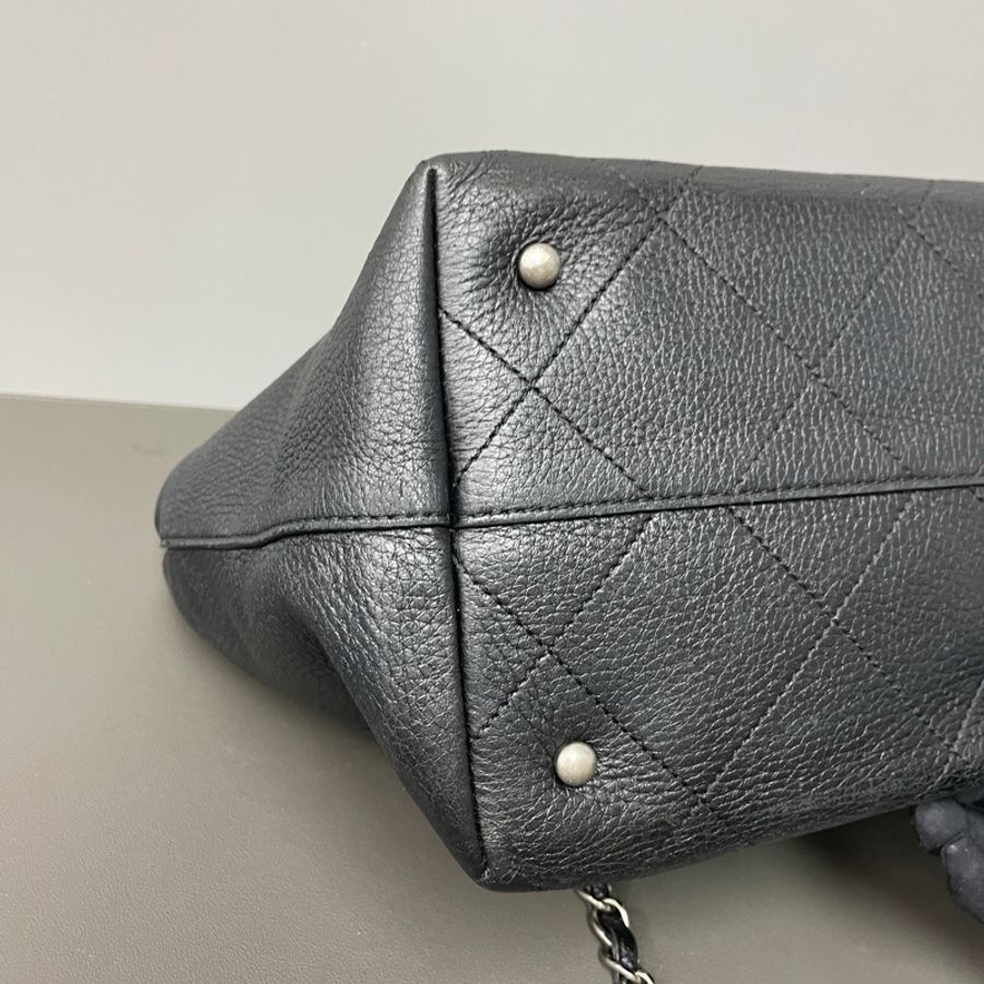 Chanel/香奈兒 26開 紋鹿皮黑銀托特包tote鏈條包浮雕logo機場包-4