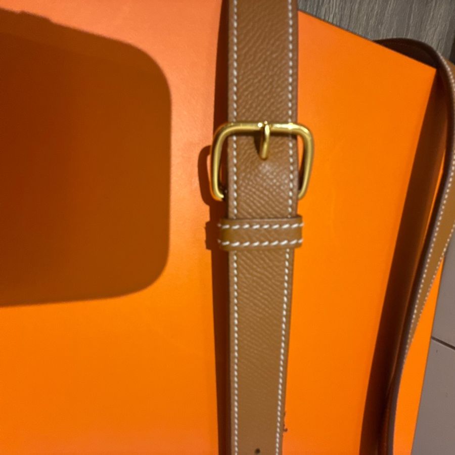 Hermes mini Della 金棕色金扣屁股包-14