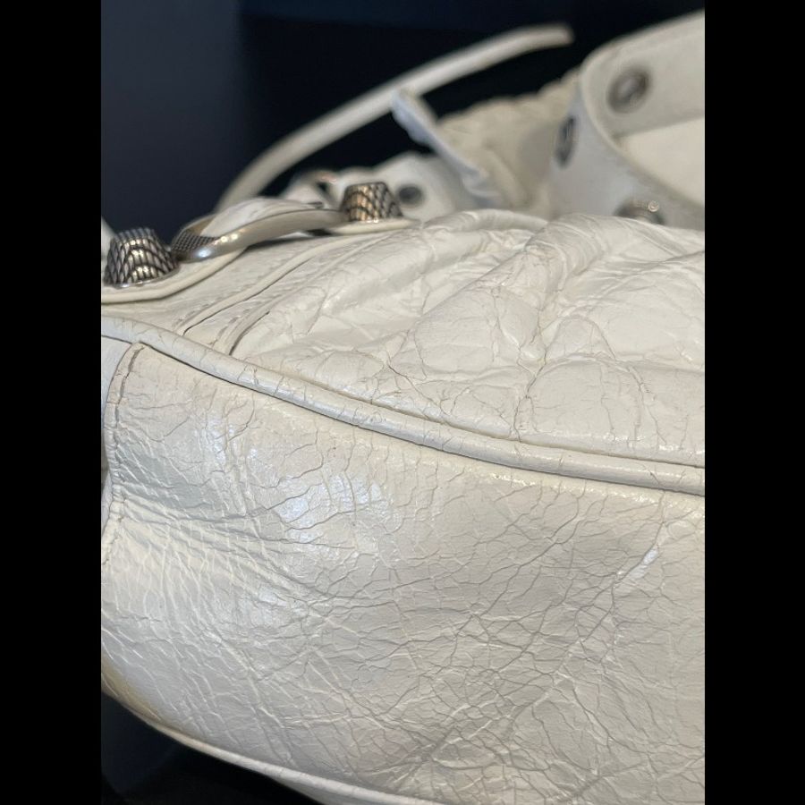 Balenciaga 23年秋冬款 Le Cagole 做舊銀配件心形化妝鏡-5