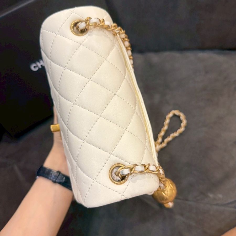 全新全配🤍✨#香奈兒 #白色金球方胖 #台灣購證 #晶片款-5