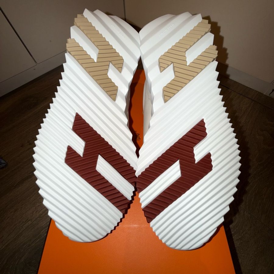 Hermes Bouncing Sneaker-10