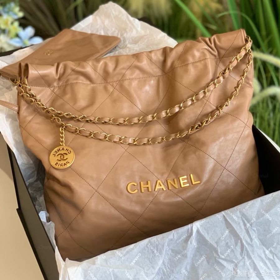 99新🈶購證☕️Chanel香奈兒奶茶色金扣小號22bag垃圾袋手提單肩鏈條包-6