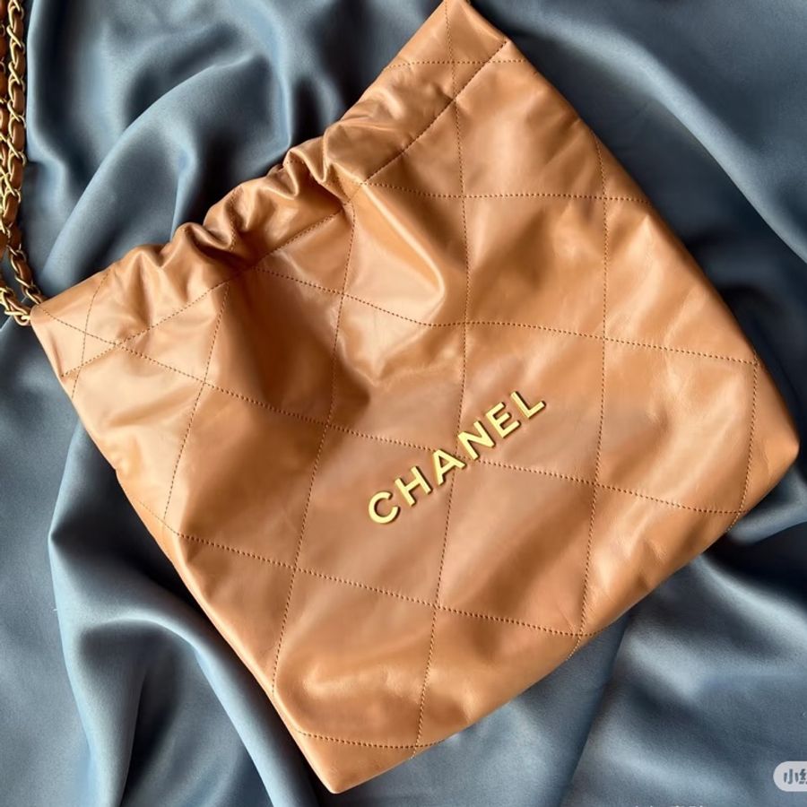 99新🈶購證☕️Chanel香奈兒奶茶色金扣小號22bag垃圾袋手提單肩鏈條包-7