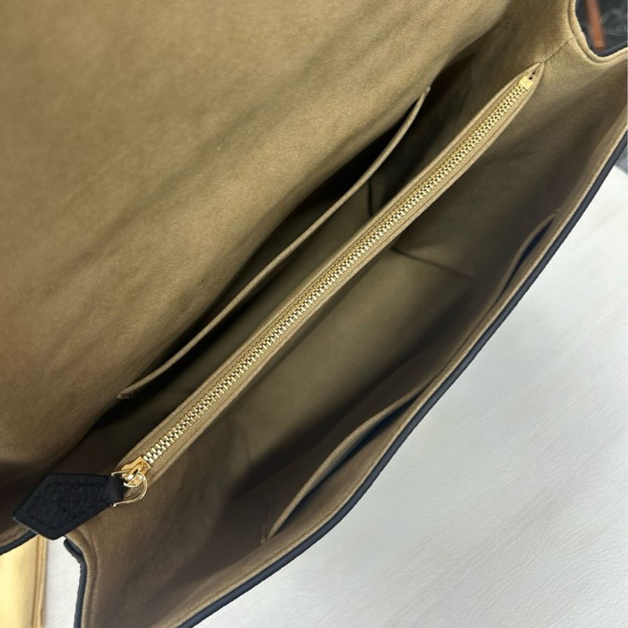 【近新閒置品】Louis Vuitton 路易威登LV 黑金粒面牛皮Volta手提包-10