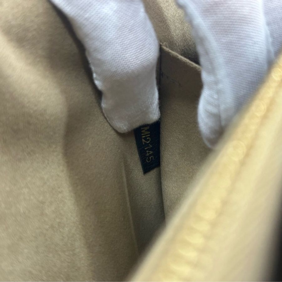 【近新閒置品】Louis Vuitton 路易威登LV 黑金粒面牛皮Volta手提包-11