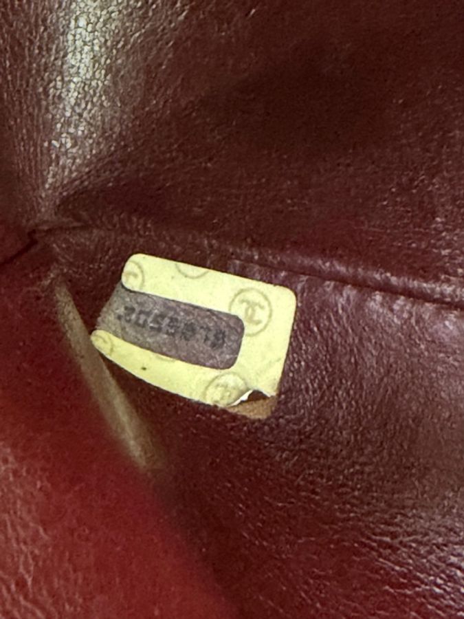 這款手袋是經典的黑色 CHANEL Vintage Mini Square-11