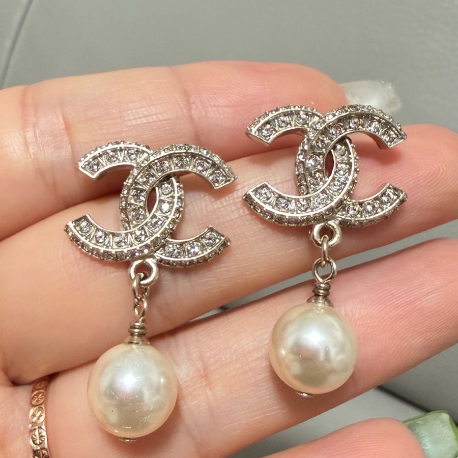 CHANEL 香奈兒 淡金色滿鑽雙C 珍珠吊墜 耳釘-0