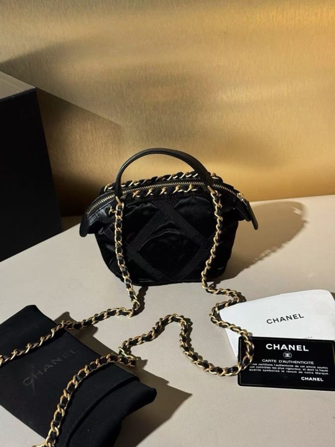 【威選精品】🖤 CHANEL 22P 黑金 餃子包|稀有迷你款-6