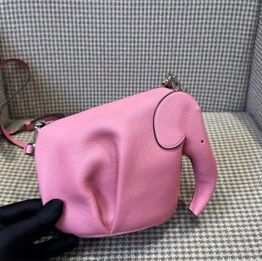 【威選精品】🐘 LOEWE Elephant Mini Bag|粉色小象包|療癒系人氣收藏款-5