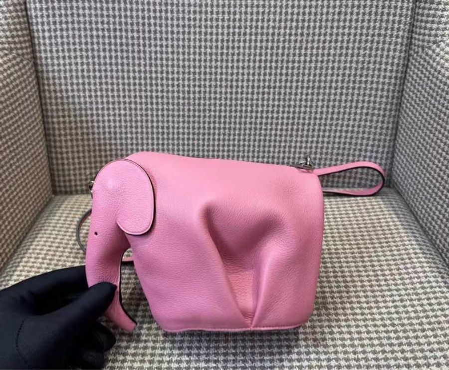 【威選精品】🐘 LOEWE Elephant Mini Bag|粉色小象包|療癒系人氣收藏款-6