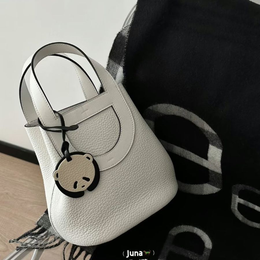 HERMES In The Loop 18 - New White 0U 新白銀 B-10
