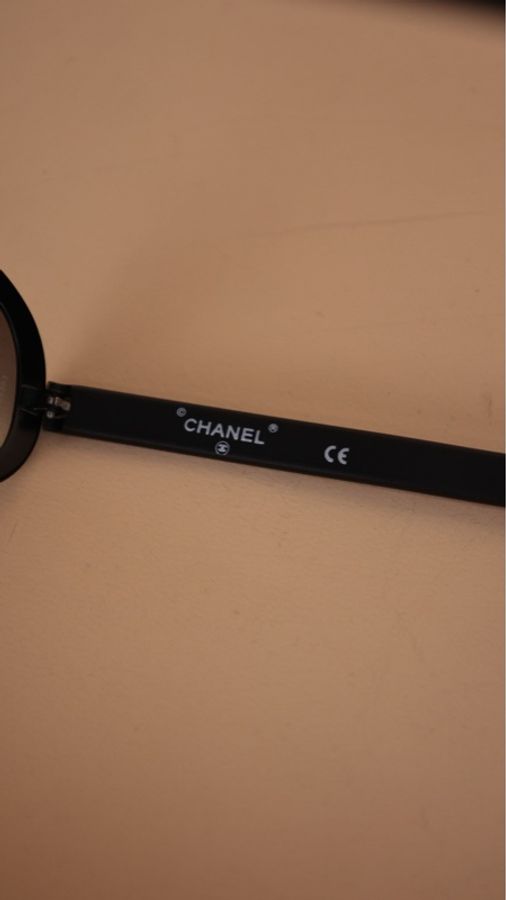 Chanel黑色字母滚边窄镜腿墨镜-9