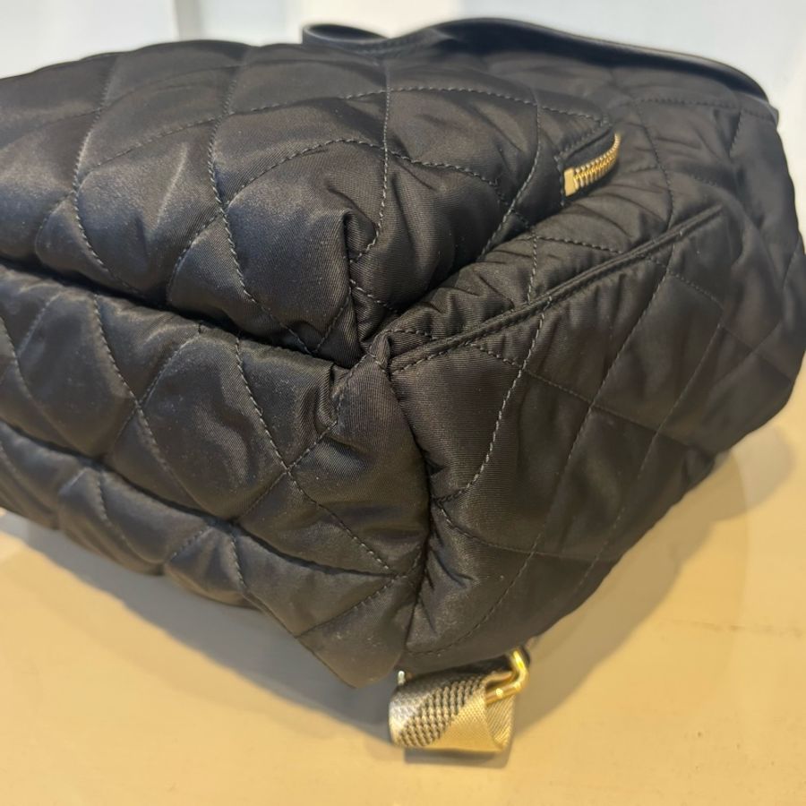 Burberry 黑尼龍Horseshoe後背包81221371-6
