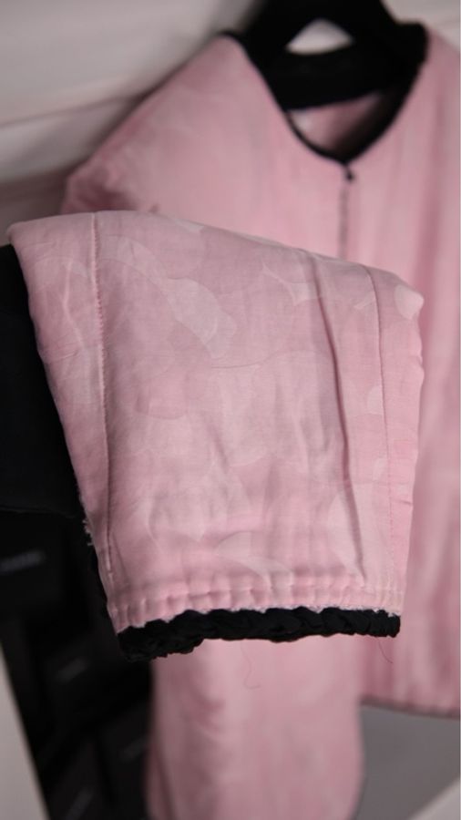 Chanel 22C秀款周迅同款粉色粗花呢黑色滚边四口袋上衣外套-53