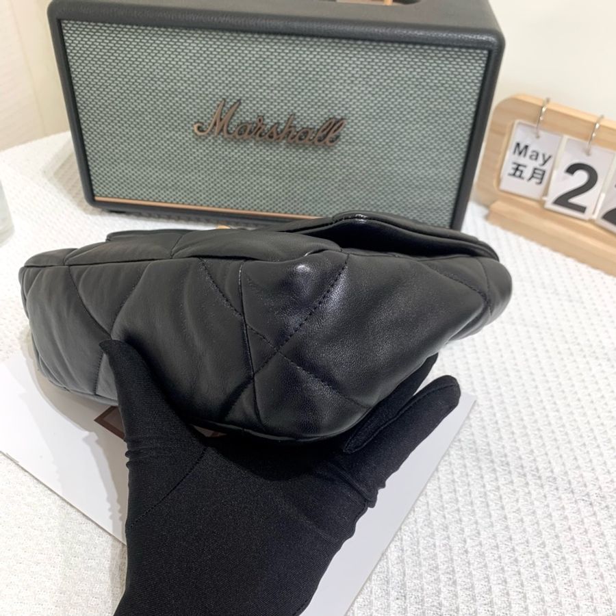 Chanel 19bag小號黑金/晶片款/盒子/防塵袋-5