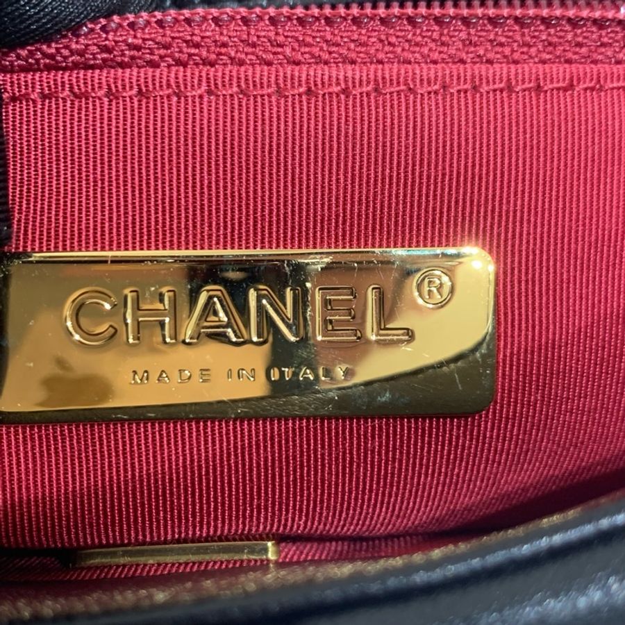 Chanel 19bag小號黑金/晶片款/盒子/防塵袋-10