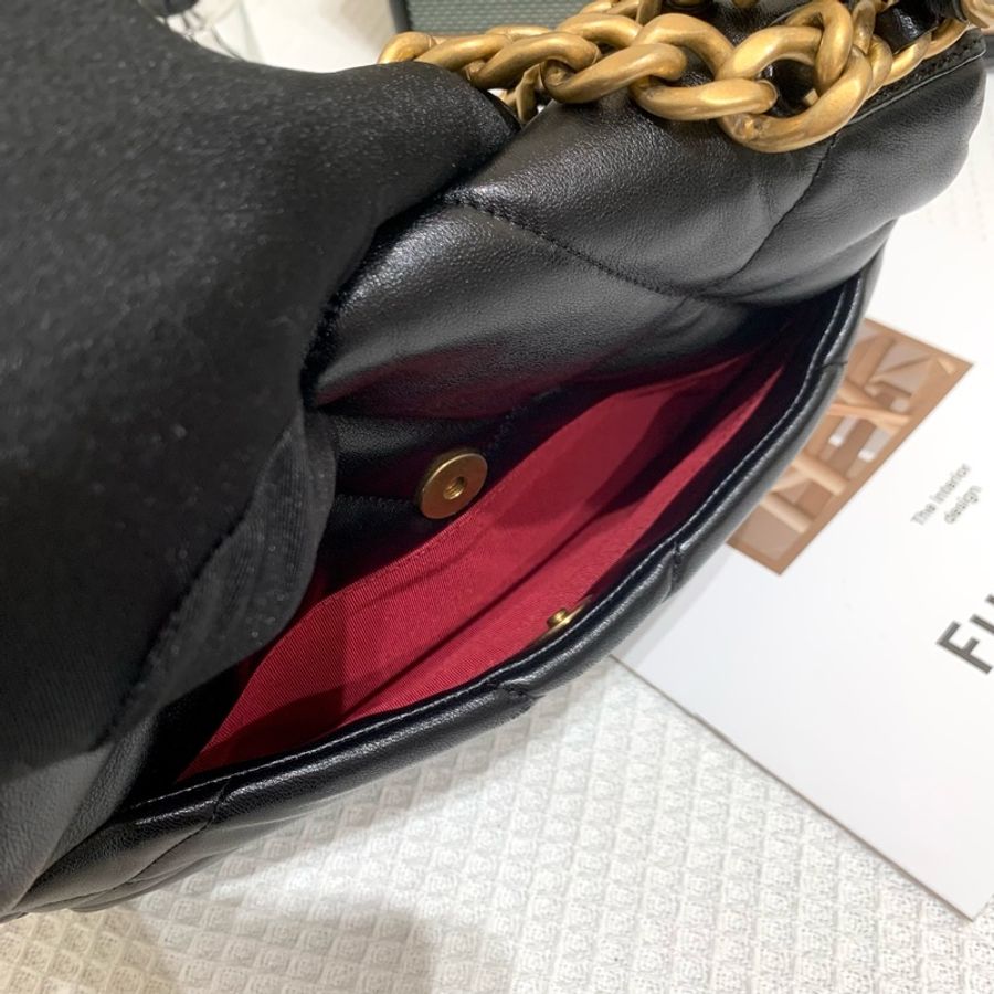 Chanel 19bag小號黑金/晶片款/盒子/防塵袋-11