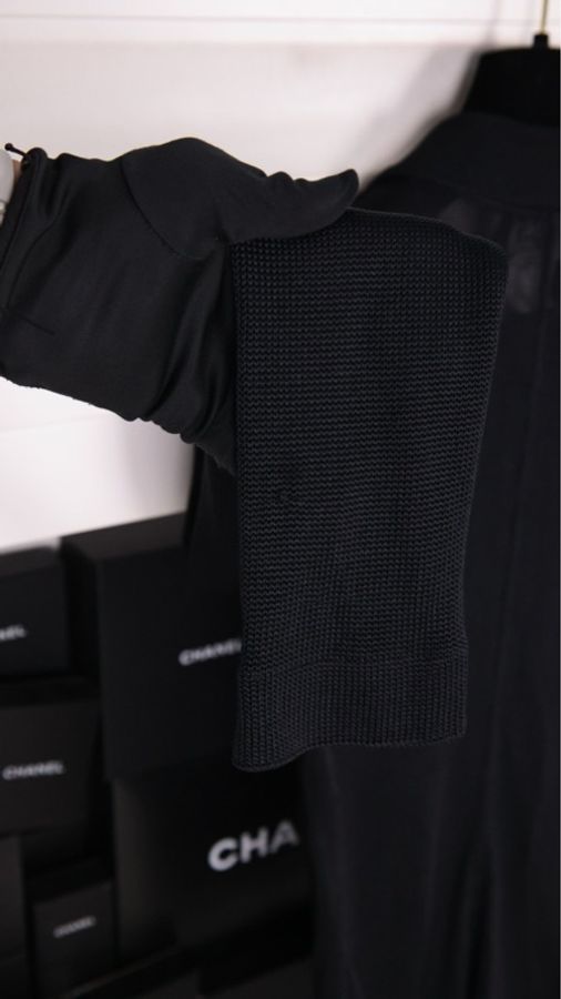 Chanel 95年黑金针织两口袋开衫外套-32