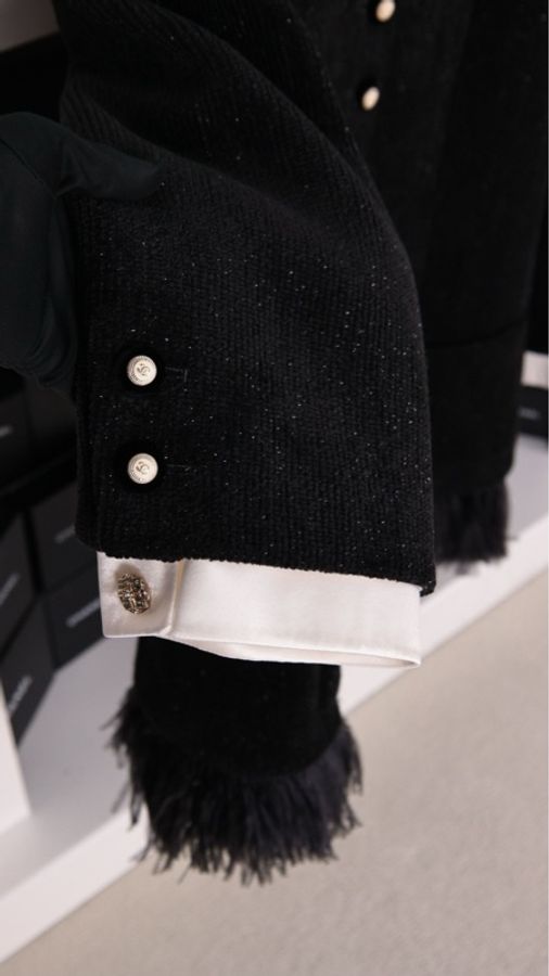 Chanel 20A高级手工坊系列秀款周迅同款丝绒真丝领口黑色鸵鸟毛流苏滚边上衣外套可拆卸-32