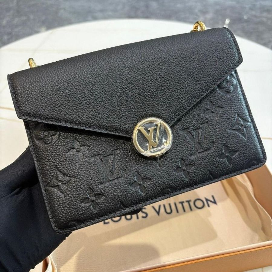 LV M13569 Mini牛皮壓花鏈包-1