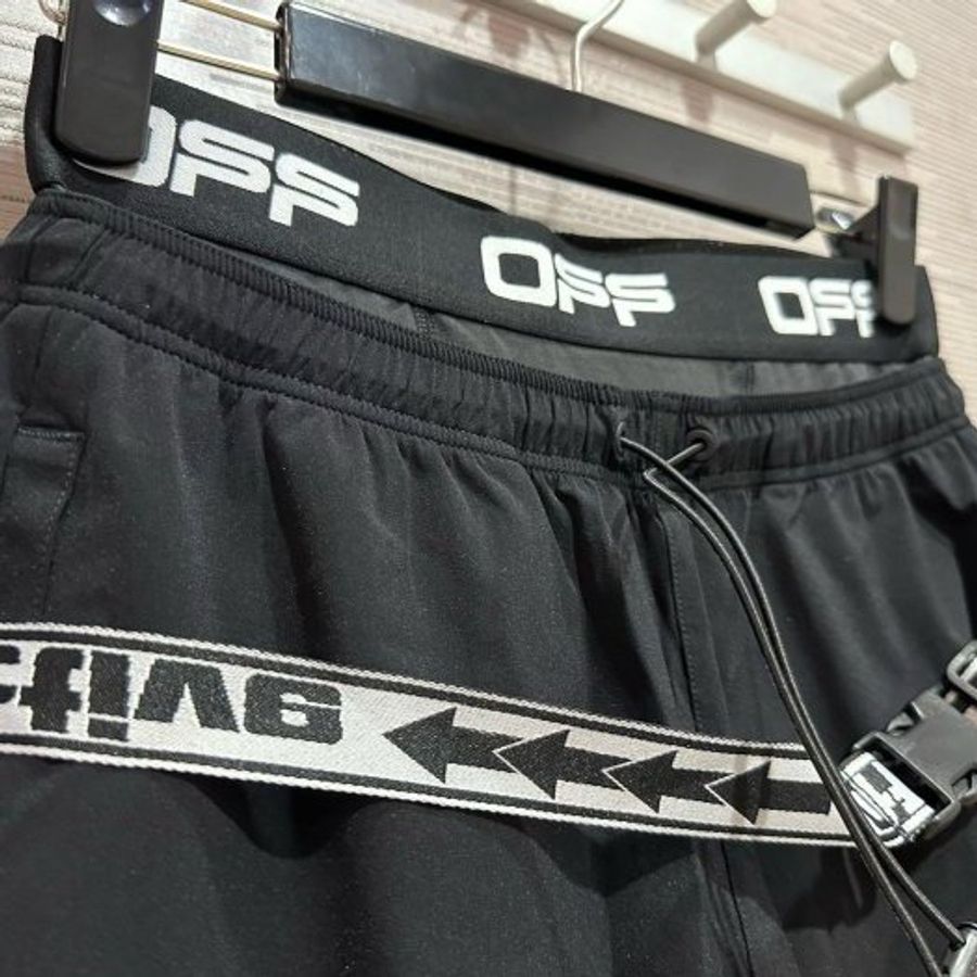 💎Han's house精品服飾💎OFF WHITE 機能 尼龍 短褲 加 腰包 三件套-3