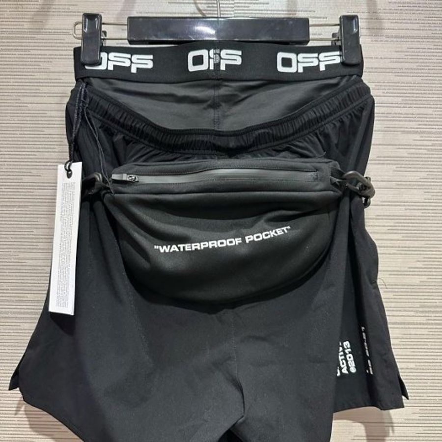 💎Han's house精品服飾💎OFF WHITE 機能 尼龍 短褲 加 腰包 三件套-4