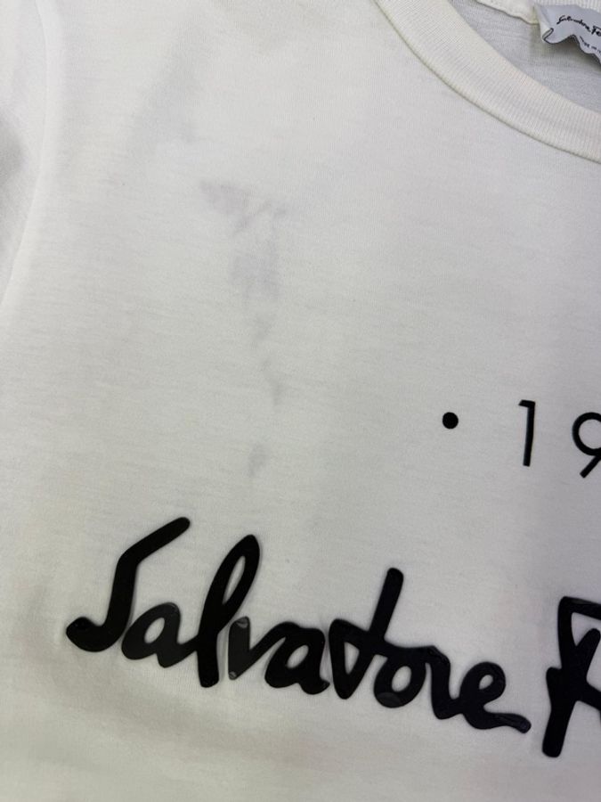 這是一件白色的 Salvatore Ferragamo-4
