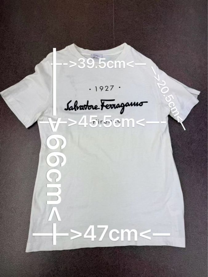 這是一件白色的 Salvatore Ferragamo-7
