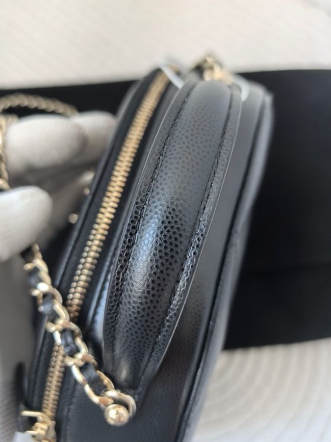 Chanel香奈兒25C黑金荔枝皮保齡球包 底長：18cm 附件 塵袋。-6