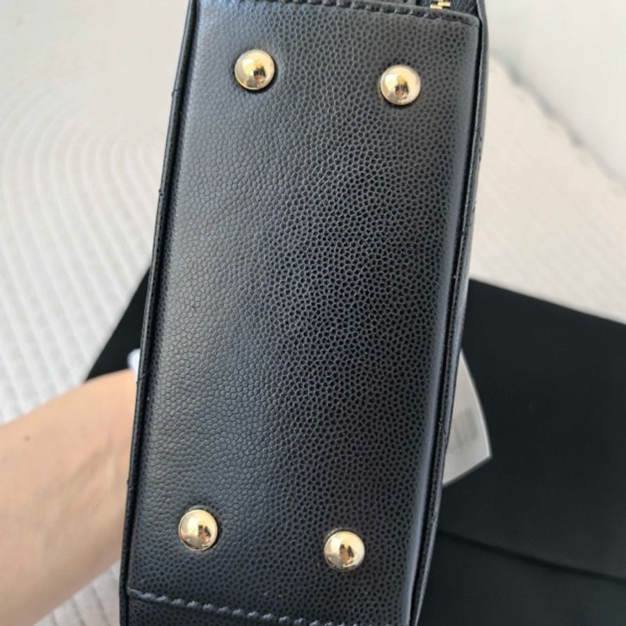 Chanel香奈兒25C黑金荔枝皮保齡球包 底長：18cm 附件 塵袋。-10