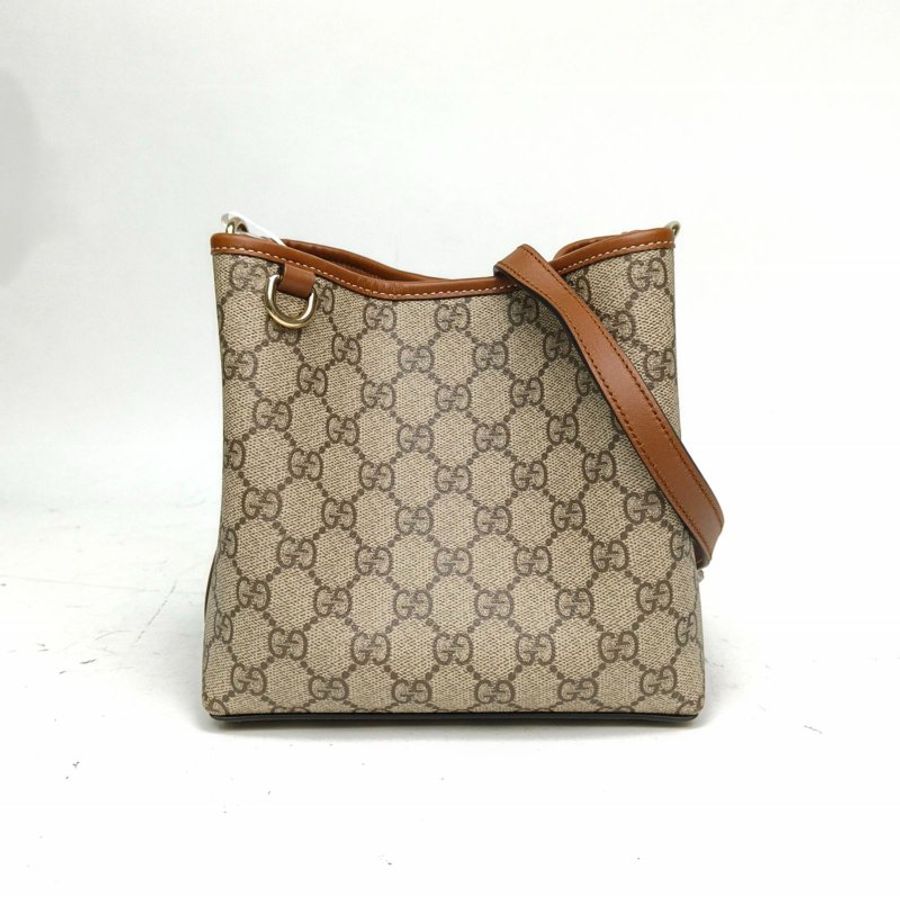 GUCCI 老花PVC淺金扣GGEmblem水桶mini肩背包-0