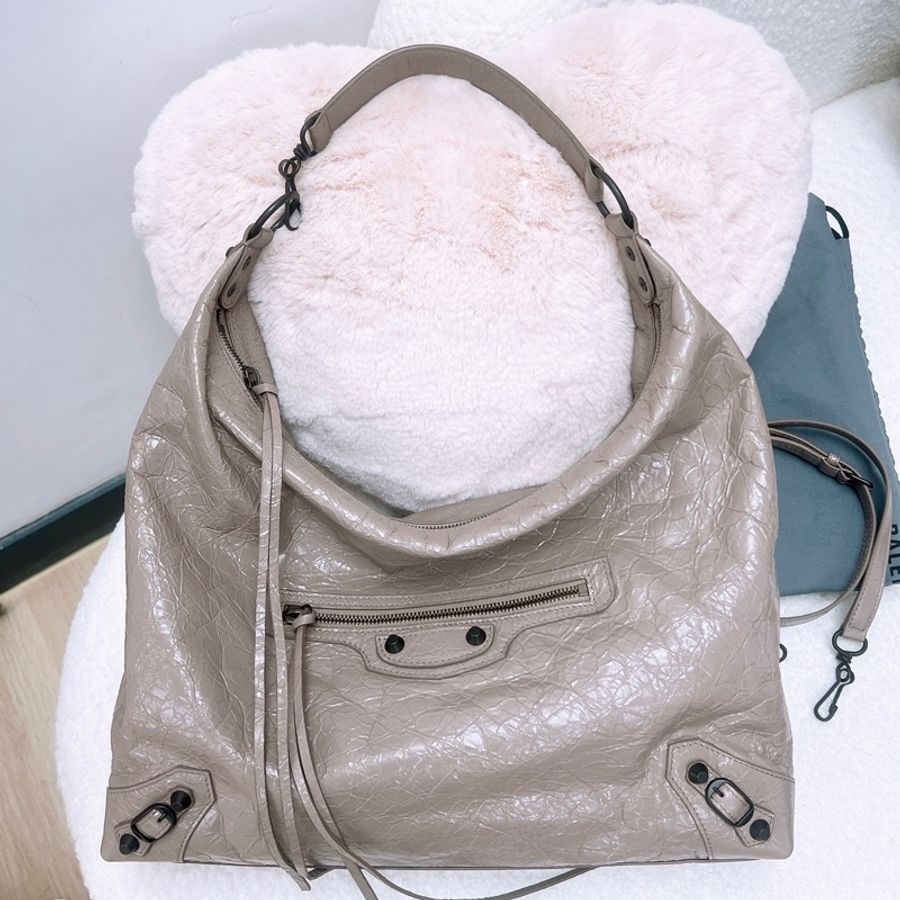 全新未用 Balenciaga le city hobo 肩背包 中號芝麻色/大象灰-0
