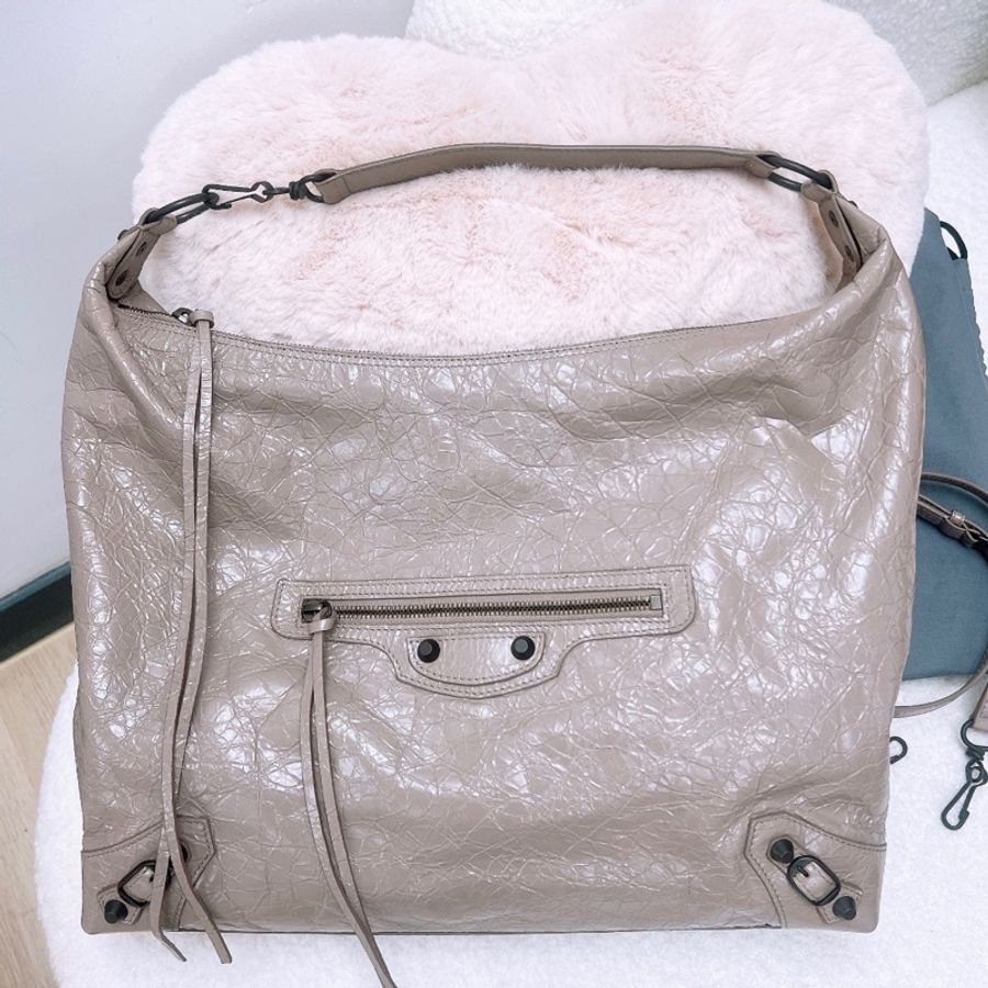 全新未用 Balenciaga le city hobo 肩背包 中號芝麻色/大象灰-1