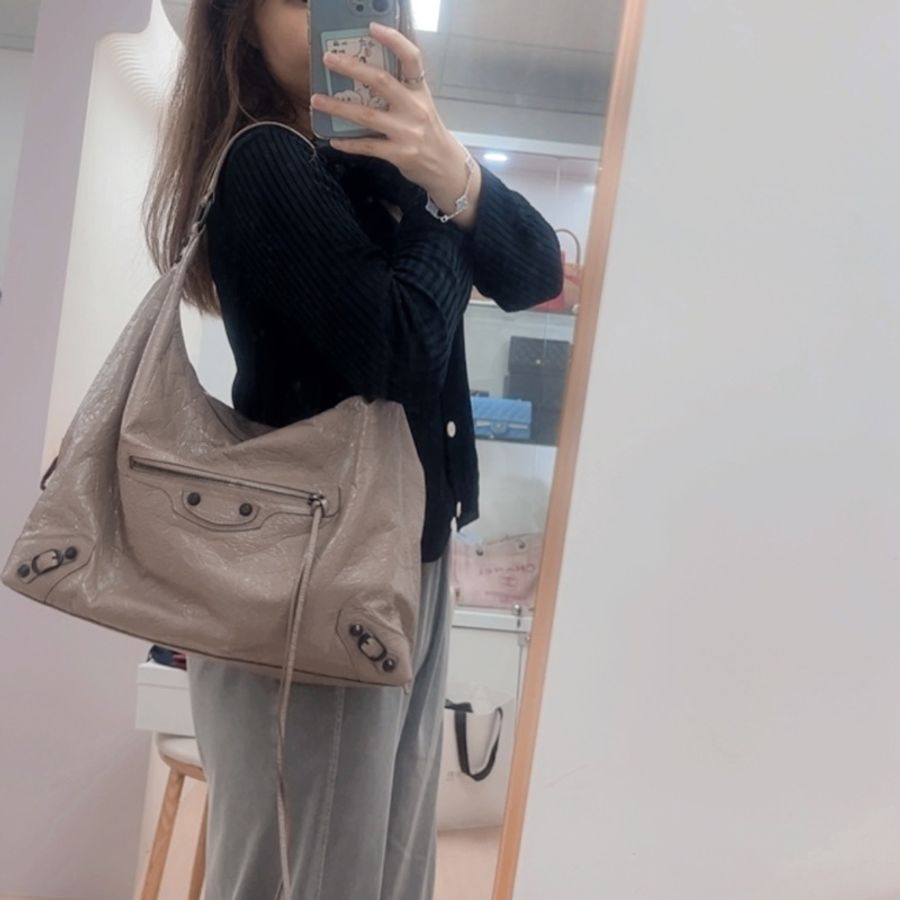 全新未用 Balenciaga le city hobo 肩背包 中號芝麻色/大象灰-9