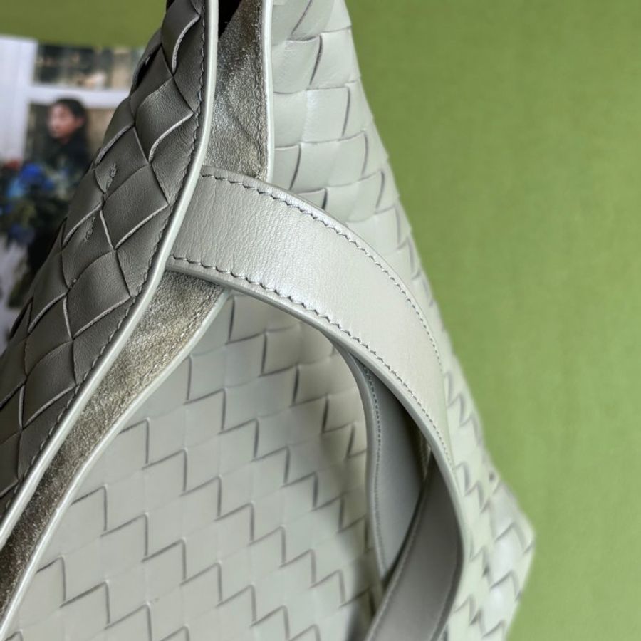 中性款' 男女皆可 ::Bottega Veneta:: Small Intrecciato North-South Tote 石灰岩綠色編織托特包 肩背包 筆電包-29