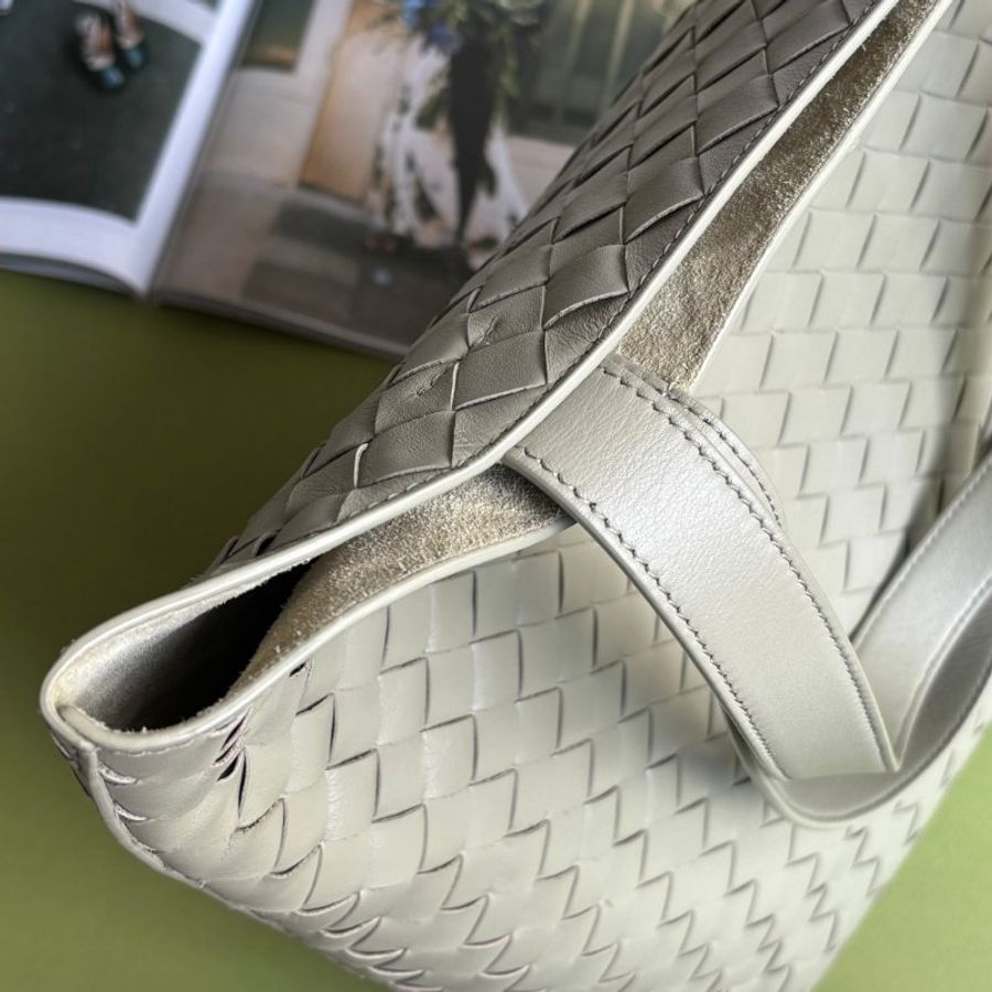 中性款' 男女皆可 ::Bottega Veneta:: Small Intrecciato North-South Tote 石灰岩綠色編織托特包 肩背包 筆電包-30
