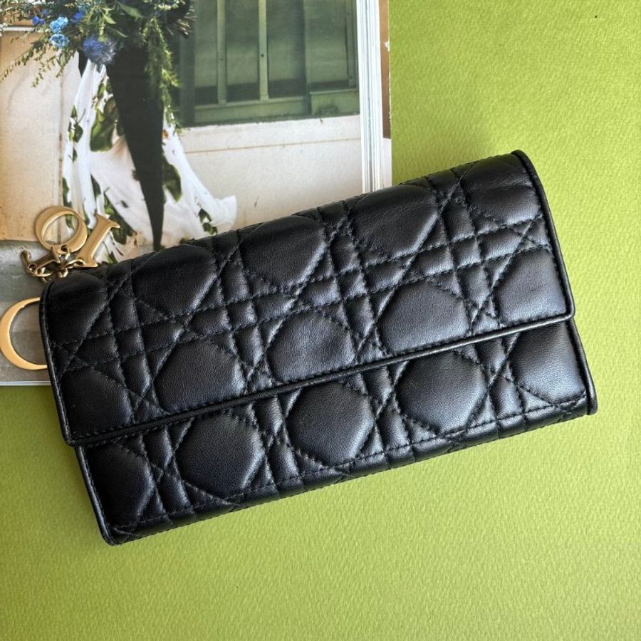 ::Christian Dior:: Dior Lady Dior 黑色騰格紋小羊皮釦式長夾-0