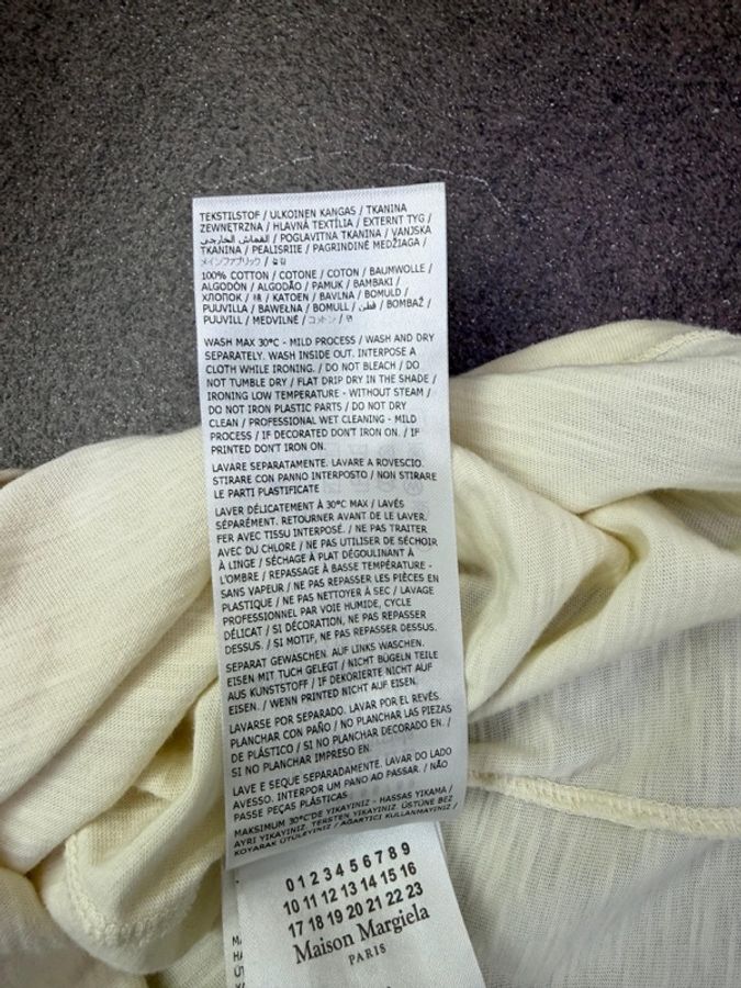 這件是 Maison Margiela 的圖案印花 T 恤-2
