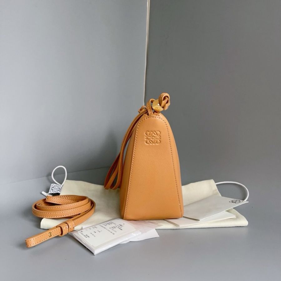 羅意威 Loewe Hobo 迷你手袋 經典牛皮革 暖沙黃色 尺寸:28×9.5×17cm-2