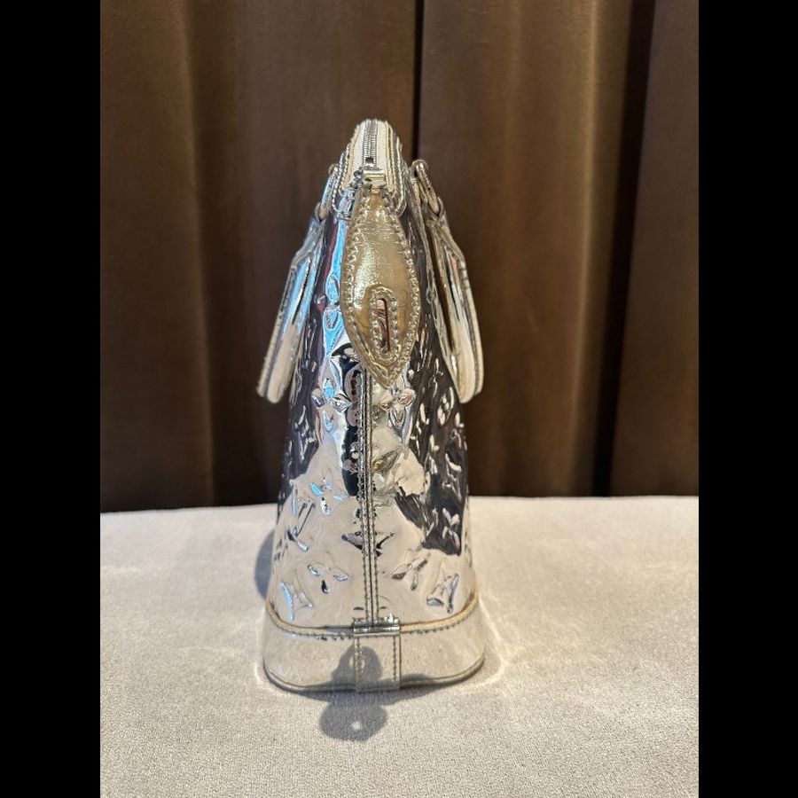 LV罕見鏡面Lockit銀色包，已經絕版，品相極佳-1