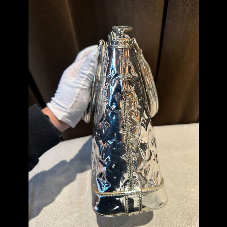LV罕見鏡面Lockit銀色包，已經絕版，品相極佳-2