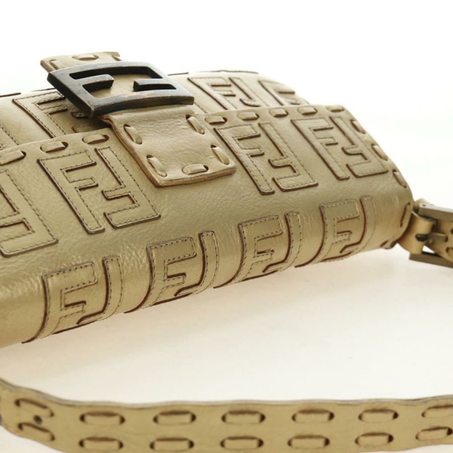 【日本直送】FENDI Zucca帆布Mamma Baguette單肩包，金色皮革款，正品編號189267SAM-13