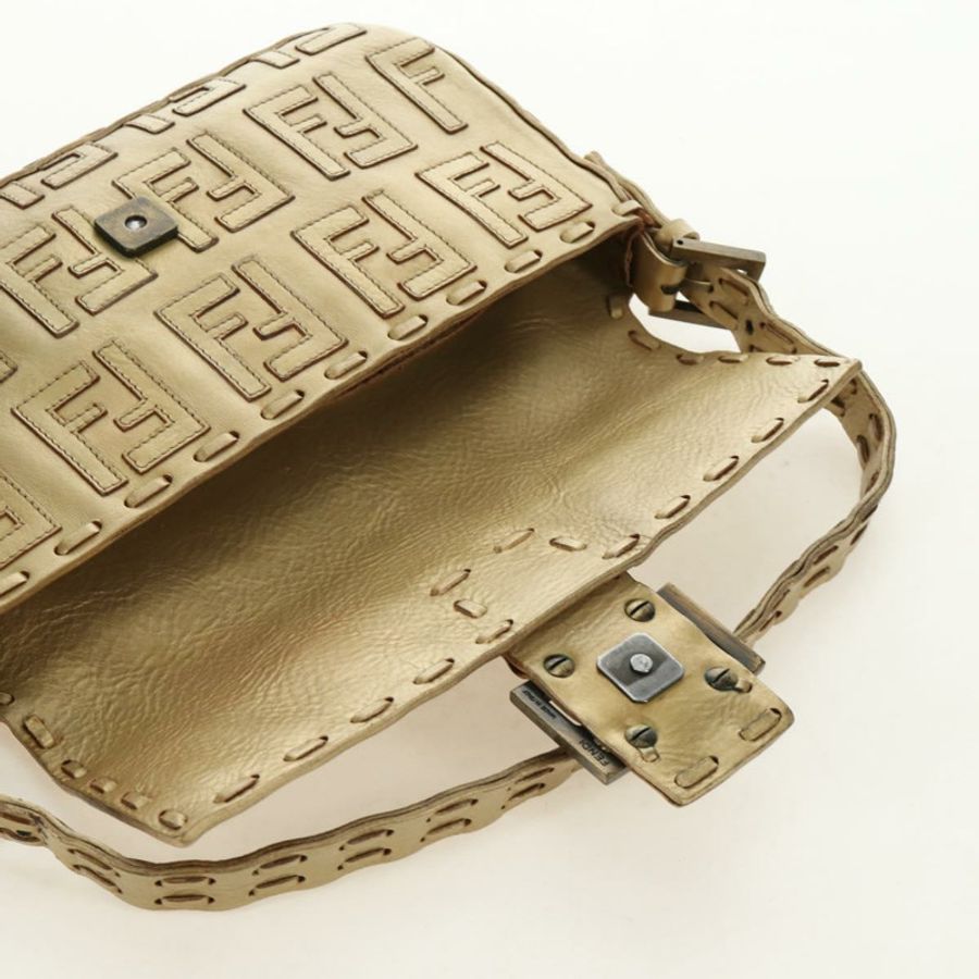 【日本直送】FENDI Zucca帆布Mamma Baguette單肩包，金色皮革款，正品編號189267SAM-21