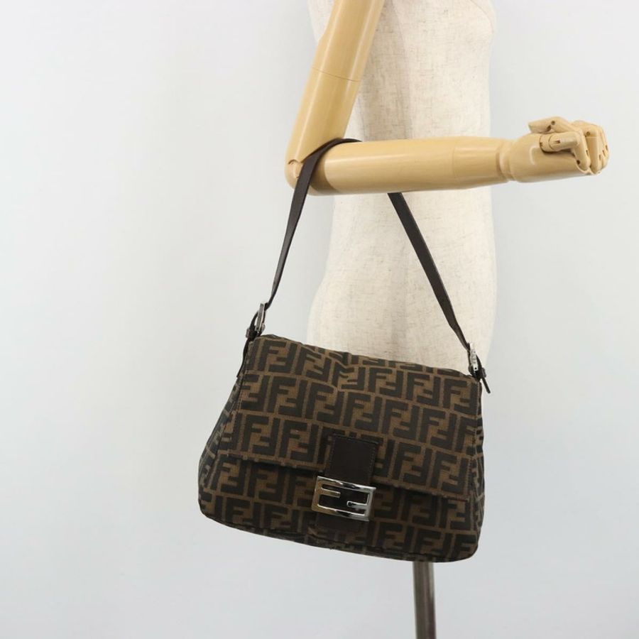【日本直送】FENDI Zucca帆布Mamma Baguette單肩包 黑色棕色 正品 BA13733V-24
