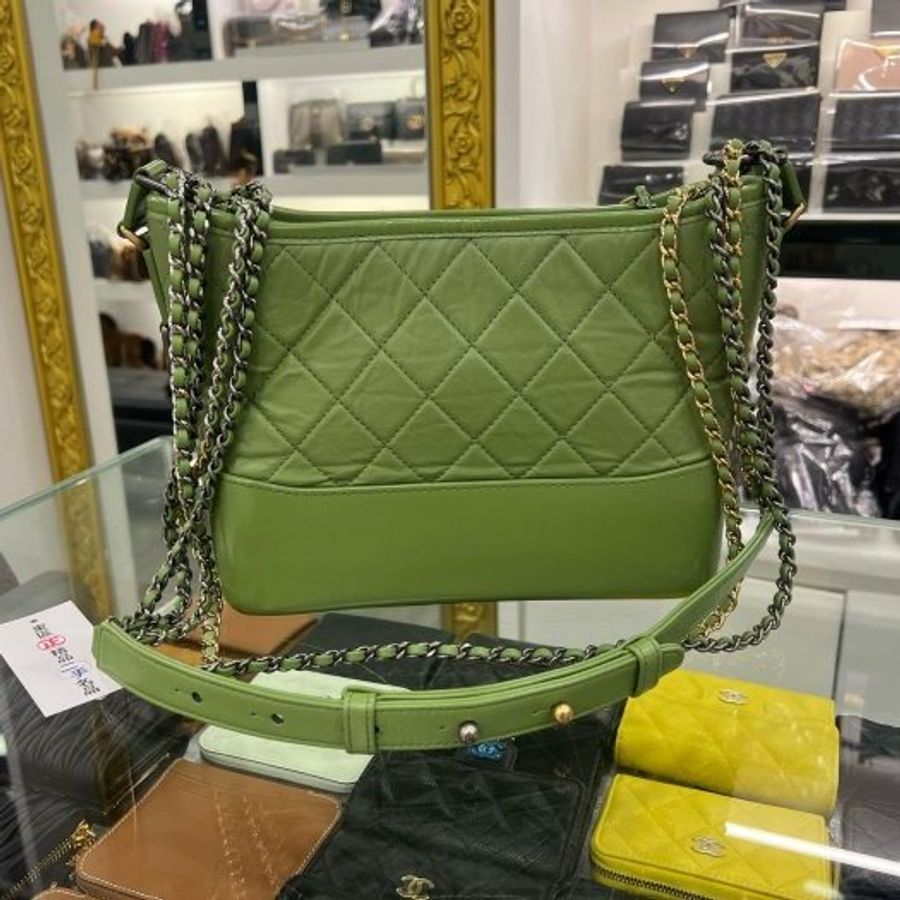東區正精品㊣CHANEL 23C 香奈兒牛油果綠色牛皮金銀雙色皮穿鍊帶新款流浪包肩背包斜背包小款 RZ6516-4