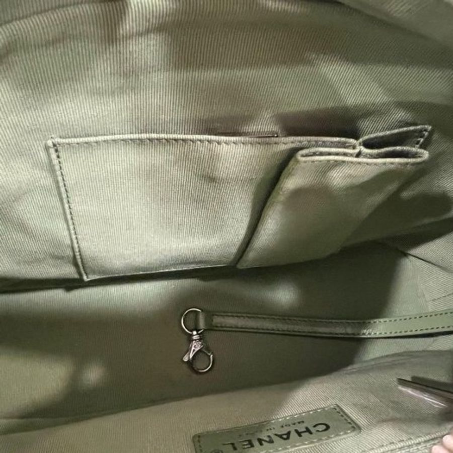 東區正精品㊣CHANEL 23C 香奈兒牛油果綠色牛皮金銀雙色皮穿鍊帶新款流浪包肩背包斜背包小款 RZ6516-11